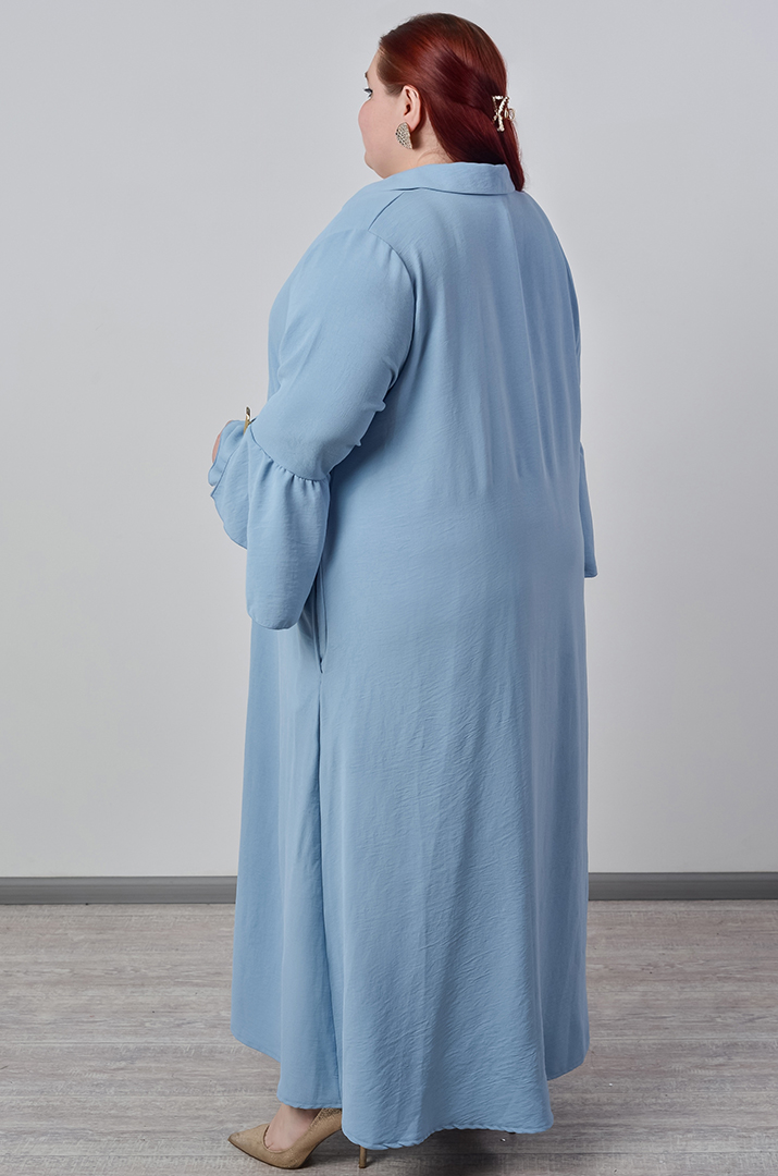 Платье макси с декоративными золотистыми акцентами больших размеров