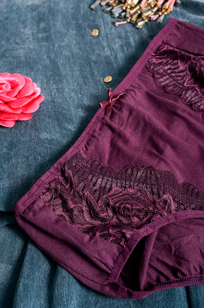 Труси з мереживом великого розміру