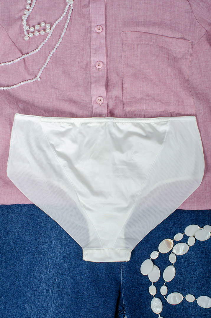 nizhni_trusy_z_dekorom_iz_merezhyva_44332_Pishna_Krasa Ніжні труси з декором із мережива