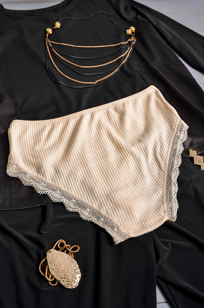 Труси в рубчик з мереживом великих розмірів