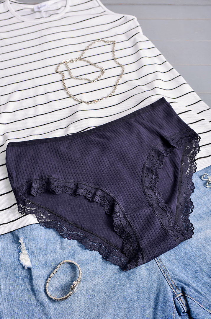 Труси в рубчик з мереживом великих розмірів