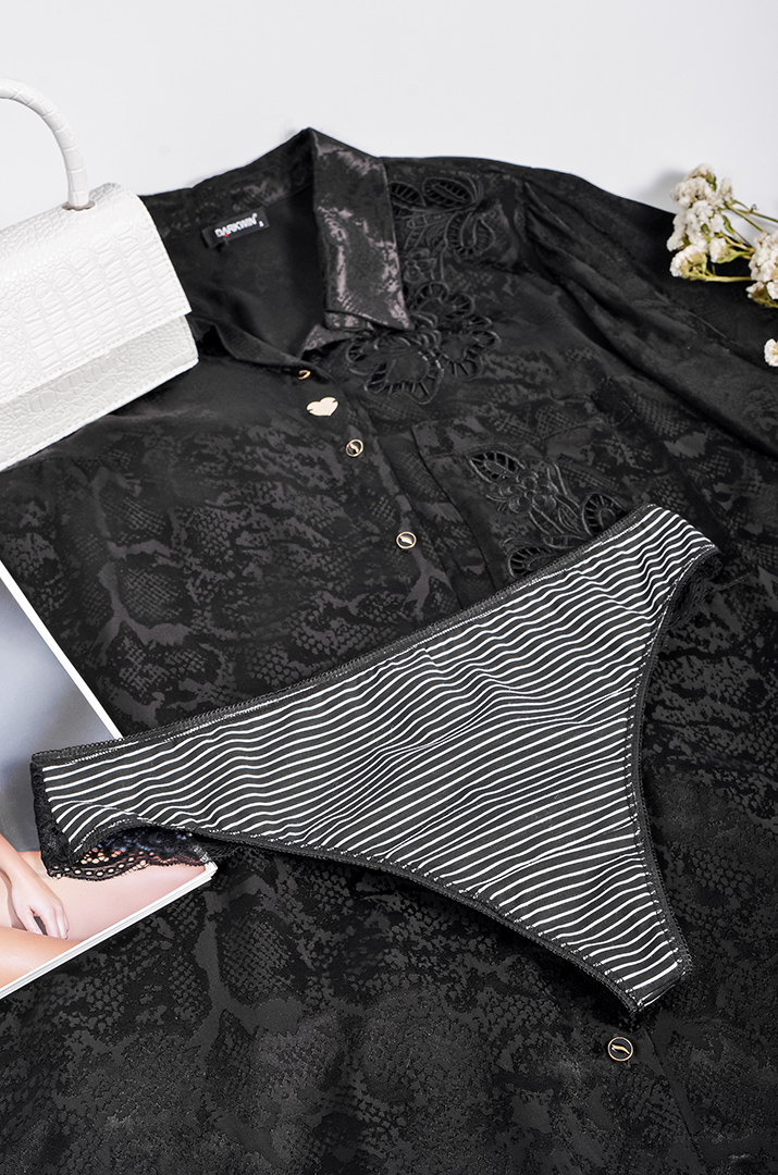 Труси-стрінги з мереживом і контрастною смужкою великих розмірів