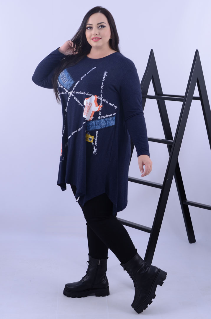 Туніка коротка трапеція з яскравим декором батал