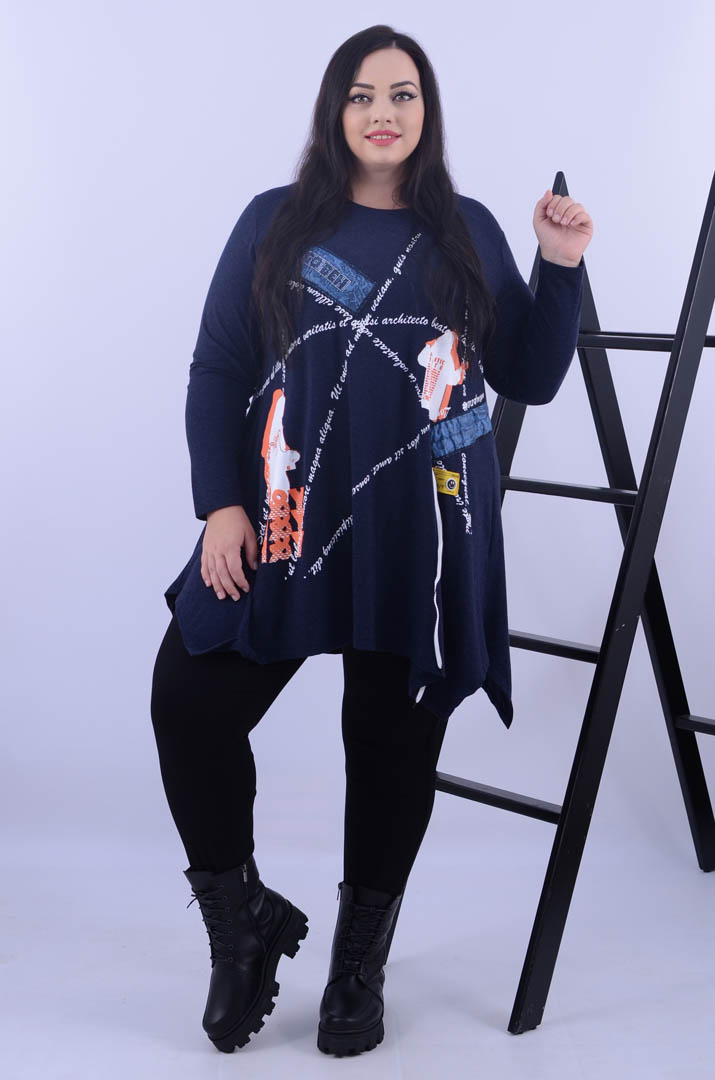 Туніка коротка трапеція з яскравим декором батал