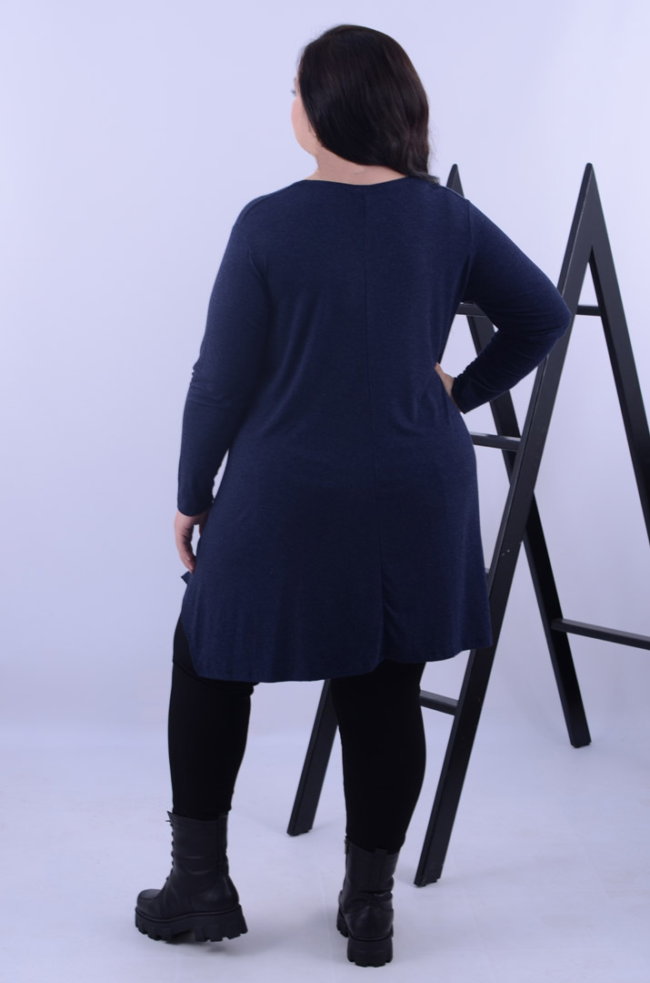 Туніка коротка трапеція з яскравим декором батал