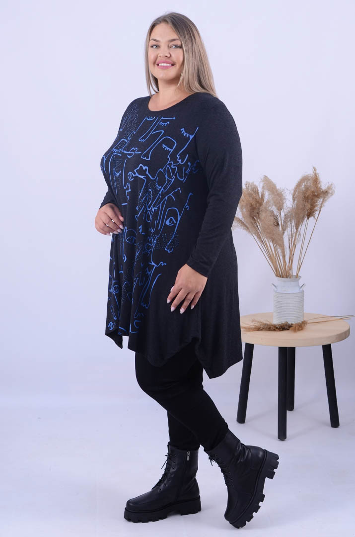 Туніка трапеція зі стразами та принтом супер батал