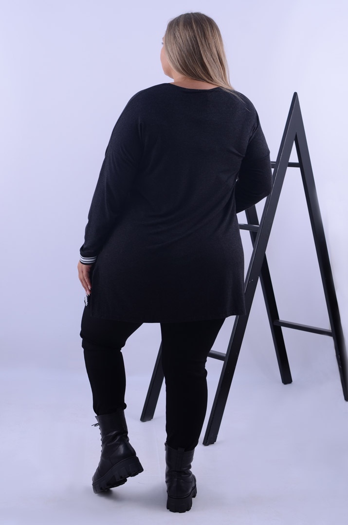 Туніка трапеція з кольоровим принтом і написом батал