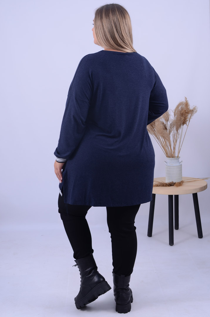 Туніка трапеція з кольоровим принтом і написом батал