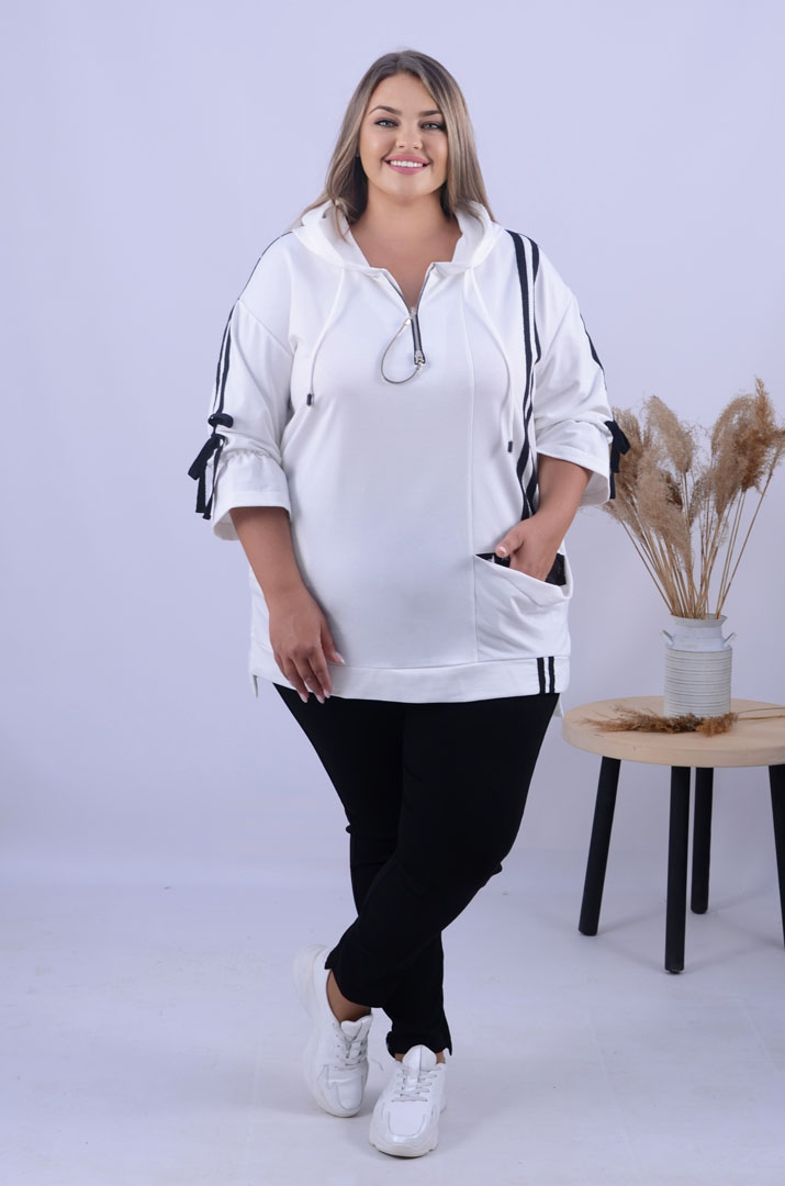 Стильна укорочена туніка з декором супер батал