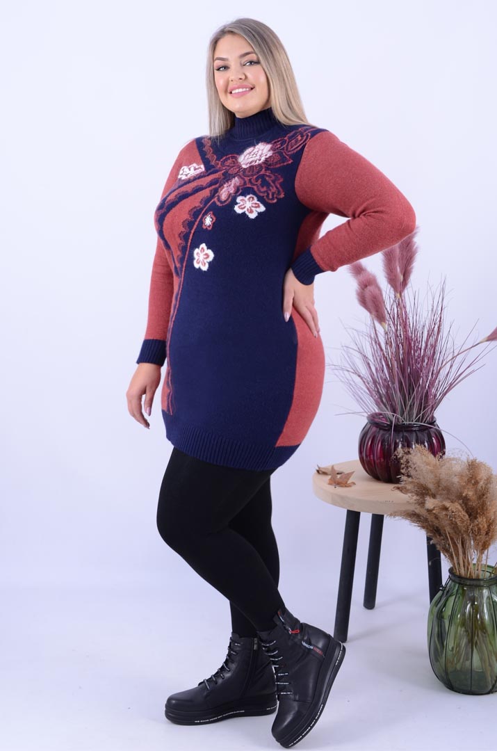 Тепла вкорочена туніка з візерунками батал