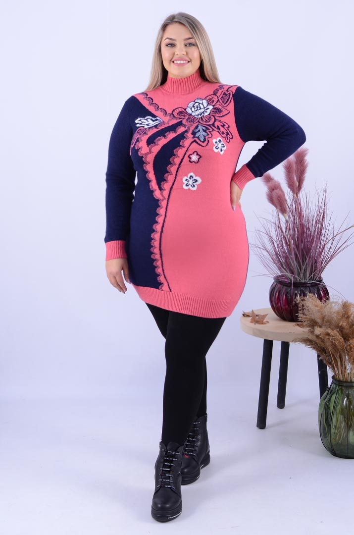 Тепла вкорочена туніка з візерунками батал