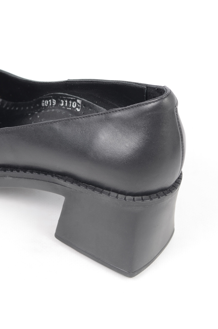 Туфлі лодочки класичні на підборах великих розмірів