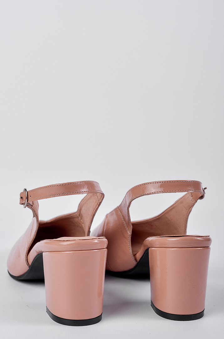 Лаковые туфли с открытой пяткой на каблуке пудрового цвета больших размеров