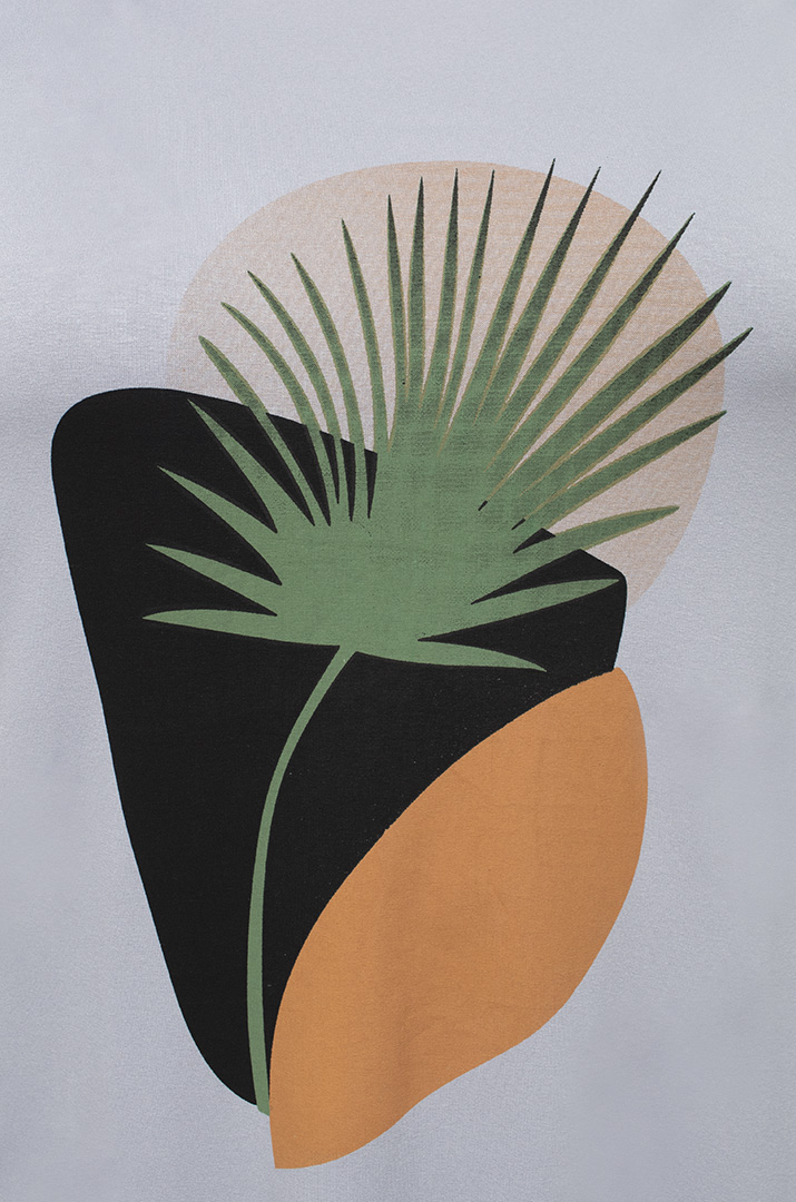 Трикотажная туника с принтом в белом и сером цветах супер батал