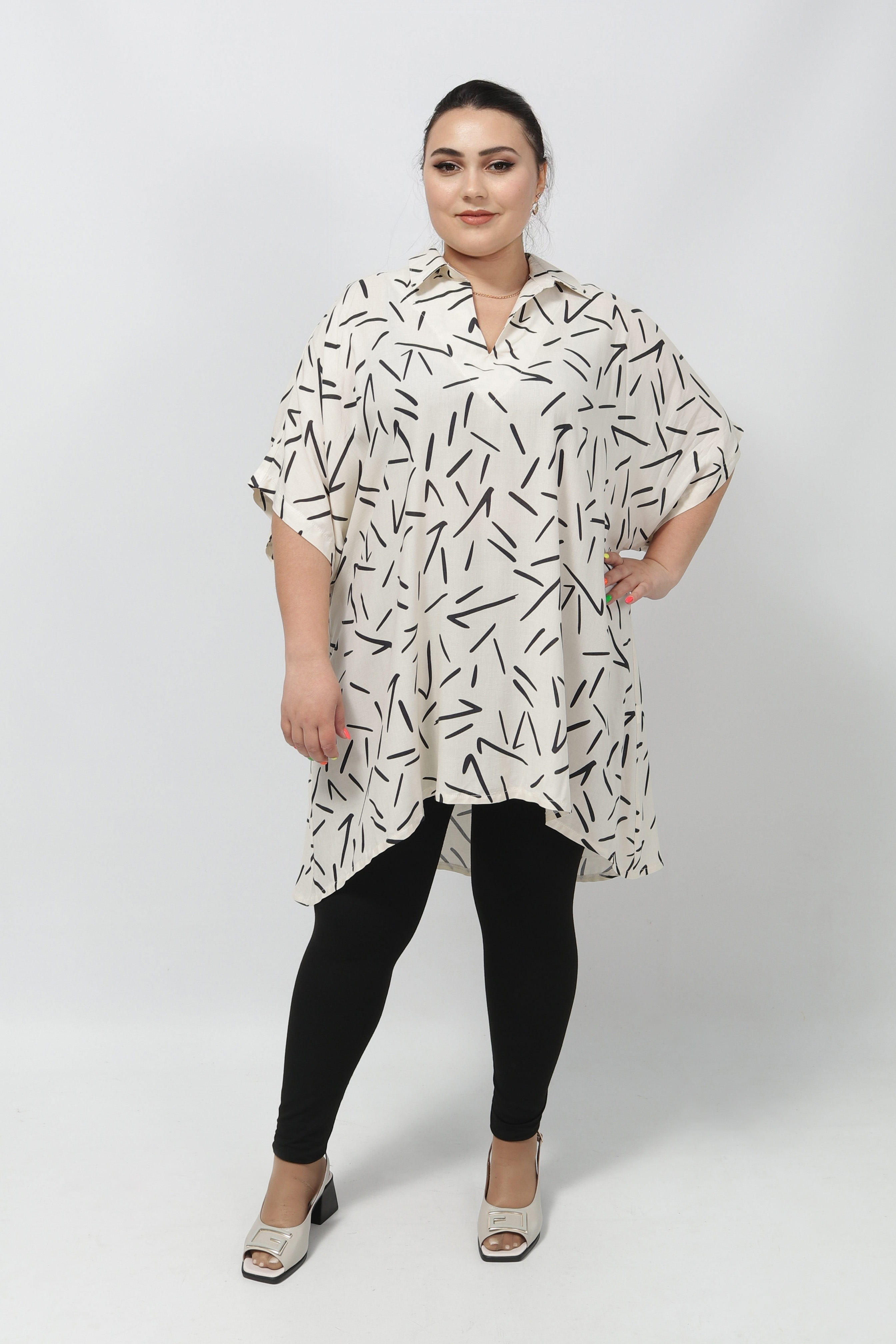 Стильна туніка з коміром супер батал