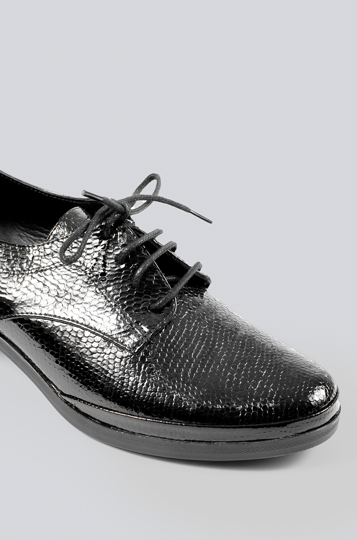 Туфли на каблуке со шнурками больших размеров