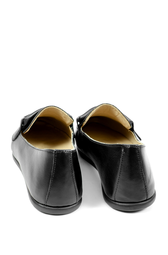 Лофери чорні натуральна шкіра з лаконічною прикрасою великих розмірів