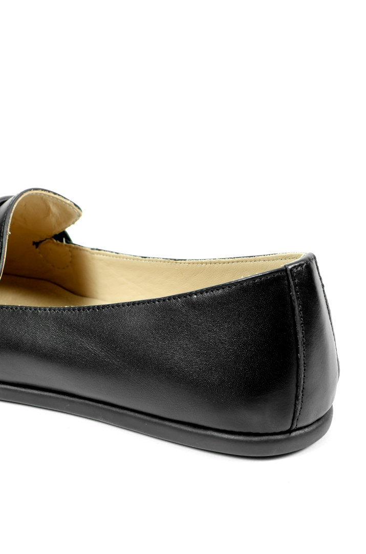 Лофери чорні натуральна шкіра з лаконічною прикрасою великих розмірів