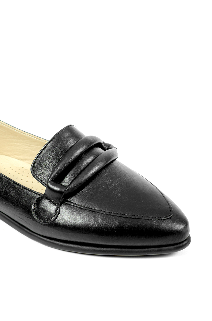 Лофери чорні натуральна шкіра з лаконічною прикрасою великих розмірів