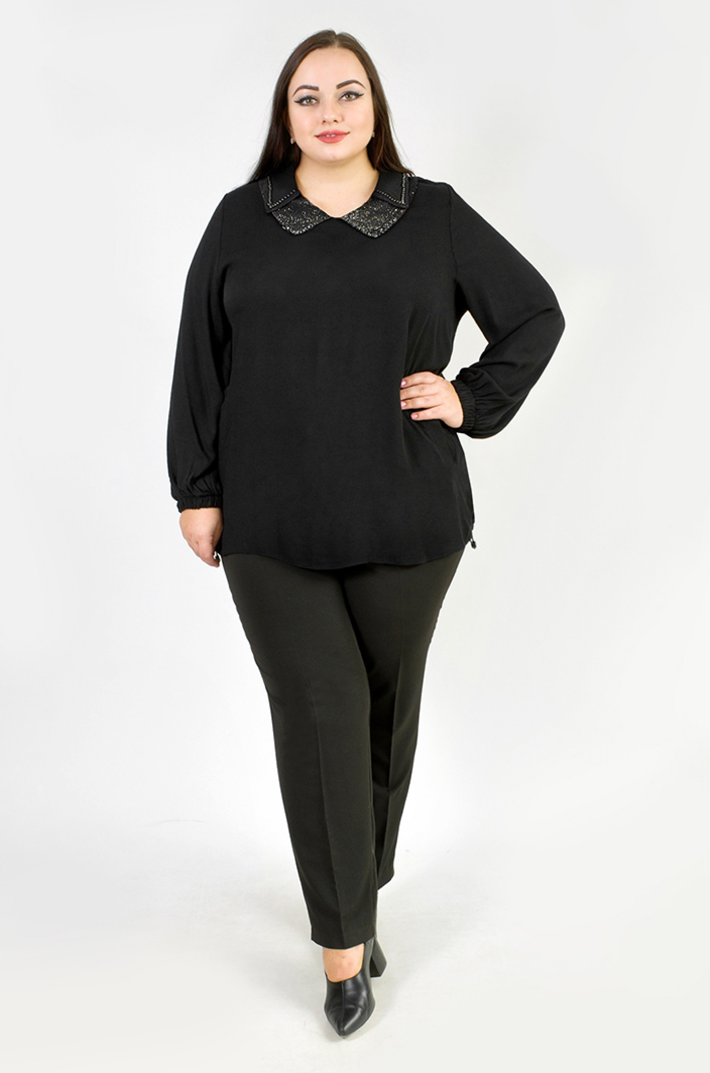 Туника с воротником в оригинальном дизайне