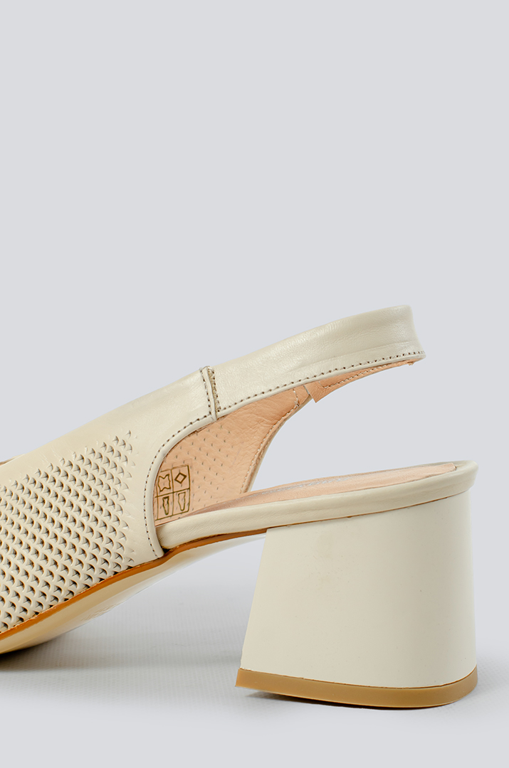 Слінгбеки бежеві з перфорацією великих розмірів