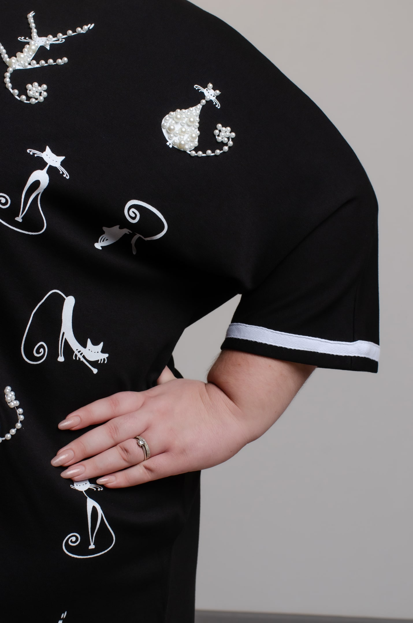 Туніка трикотажна з прикрасами великих розмірів