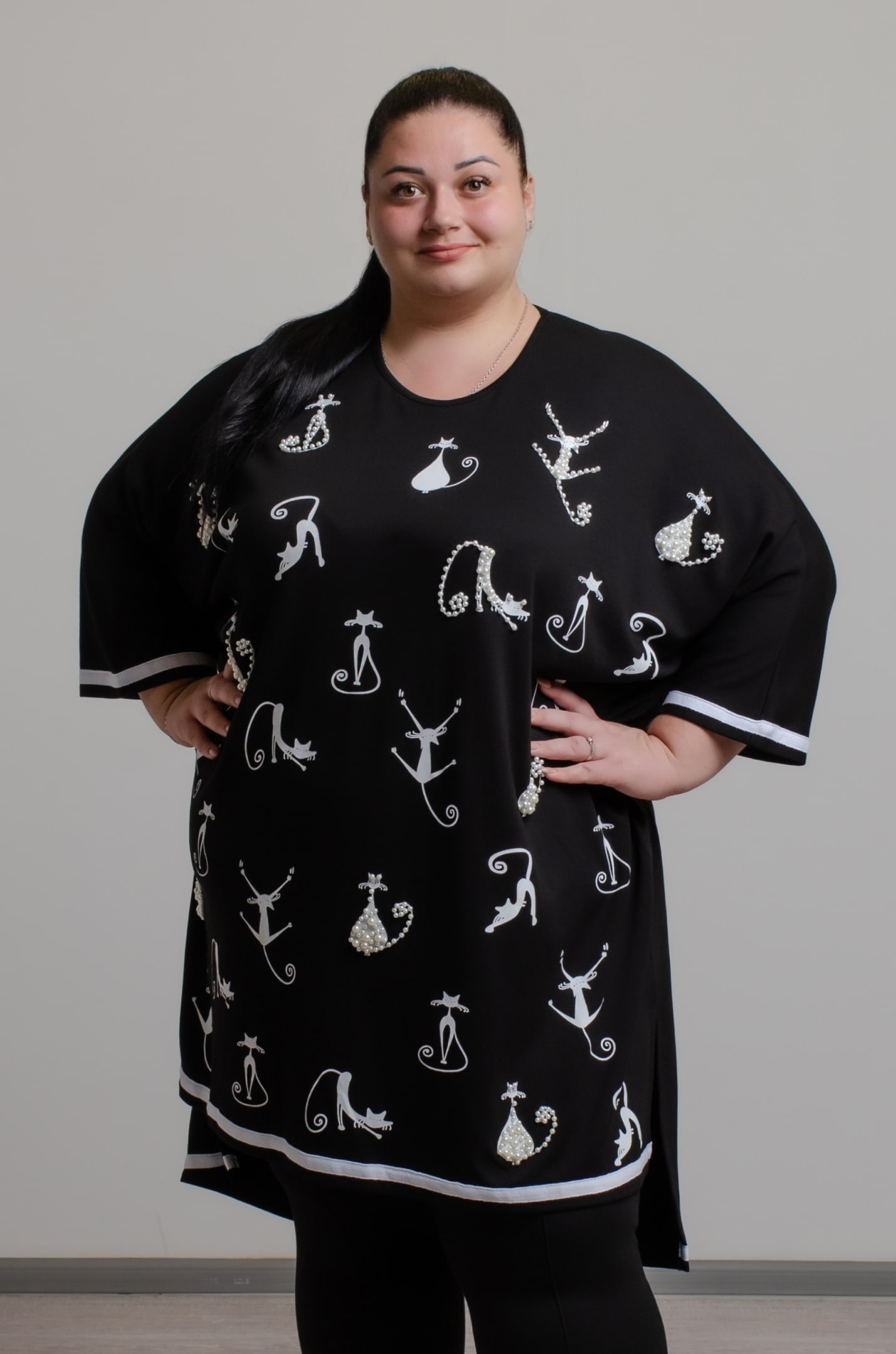 Туніка трикотажна з прикрасами великих розмірів