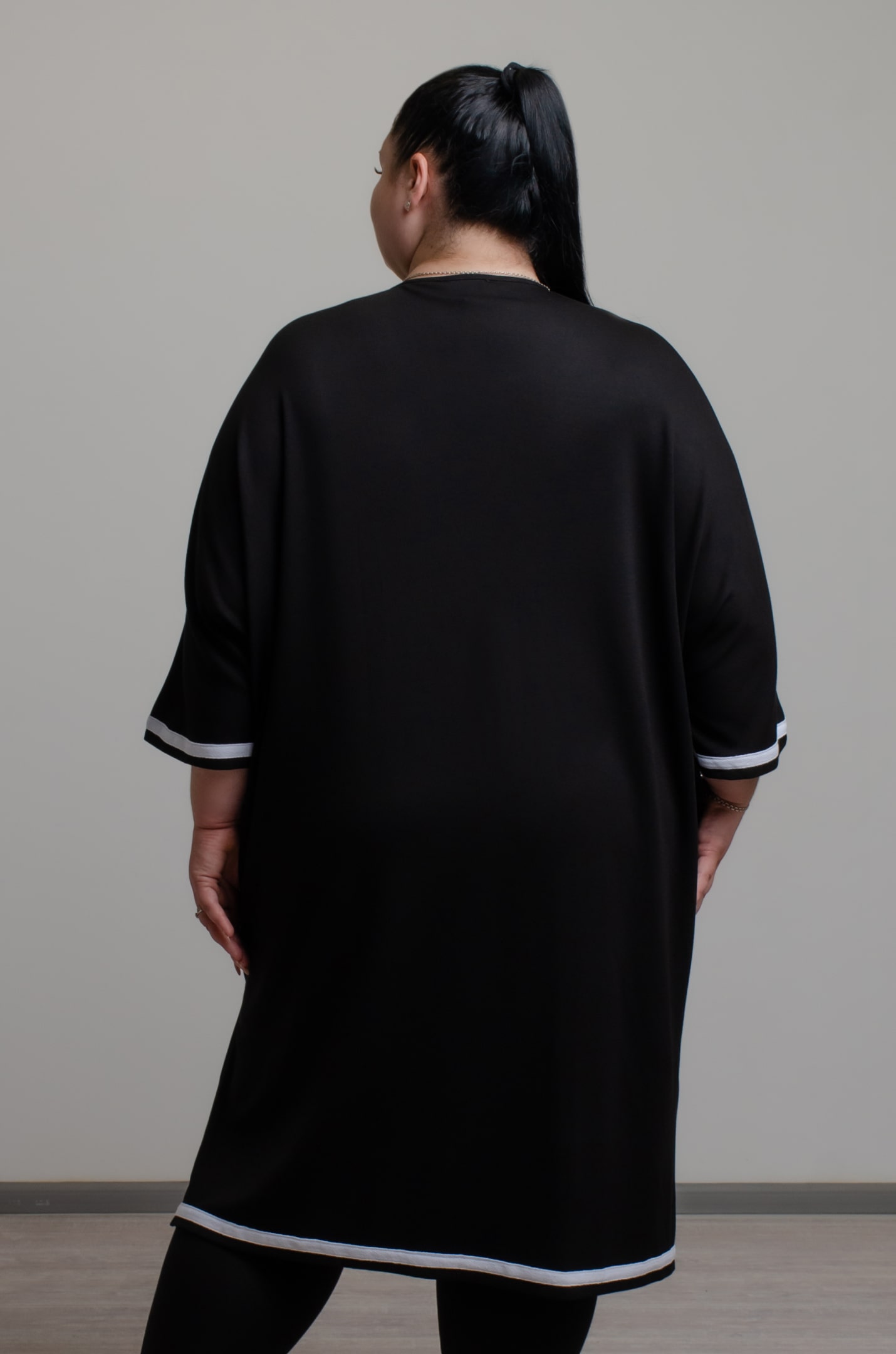 Туніка трикотажна з прикрасами великих розмірів