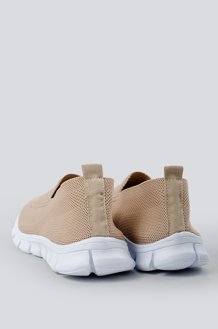 Туфлі в різних кольорах великих розмірів