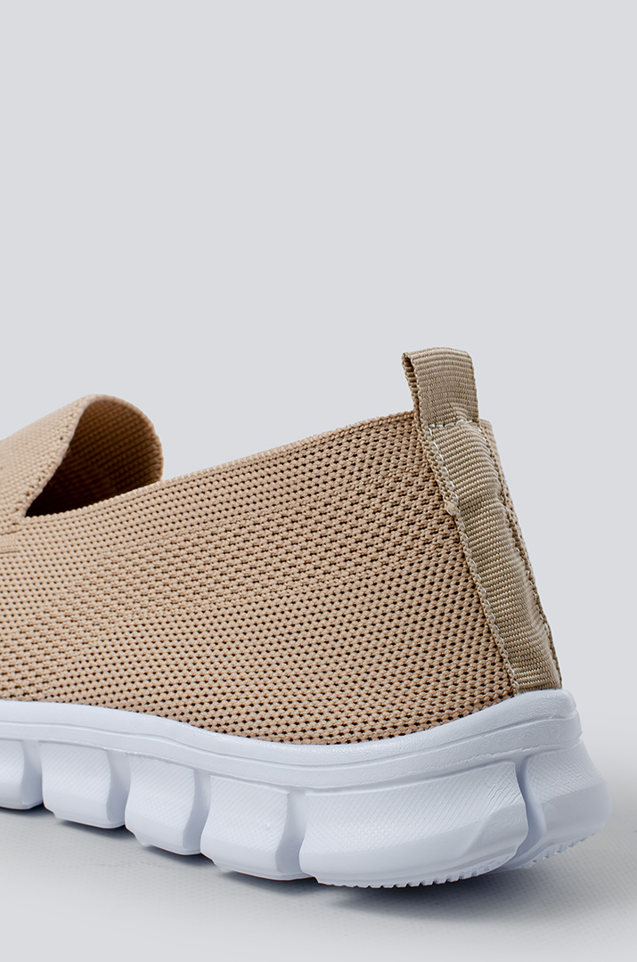 Туфлі в різних кольорах великих розмірів