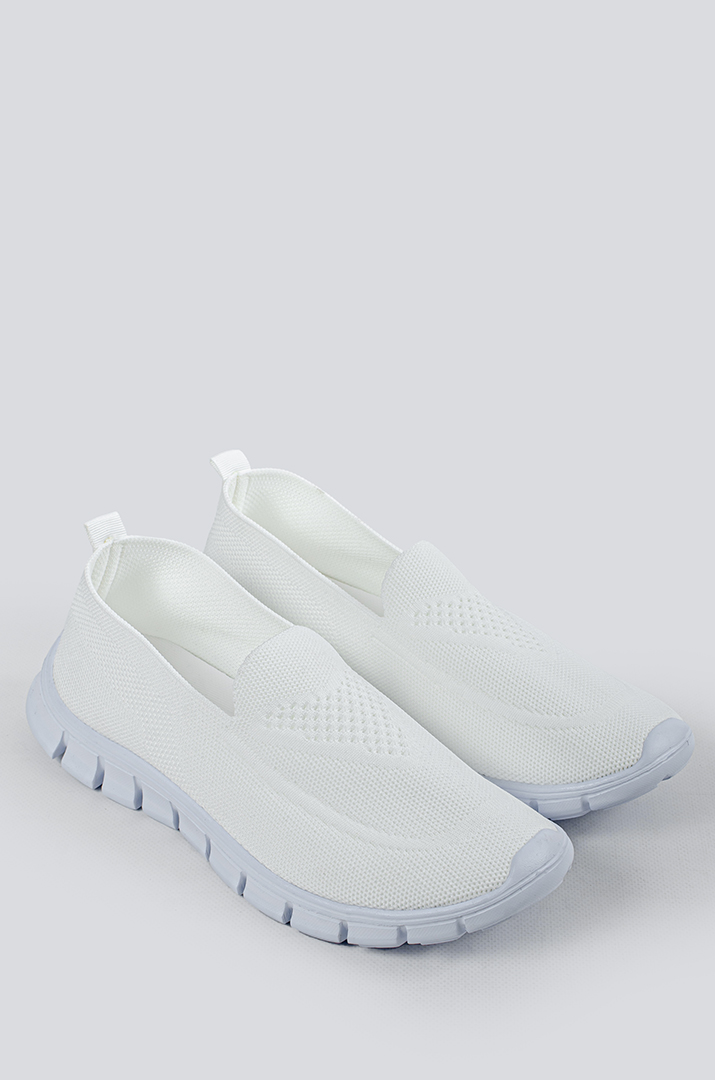 Туфлі в різних кольорах великих розмірів