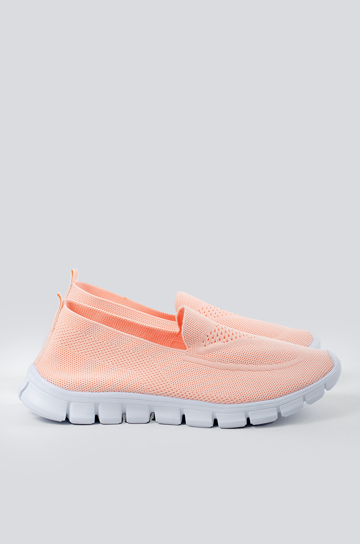 Туфлі в різних кольорах великих розмірів