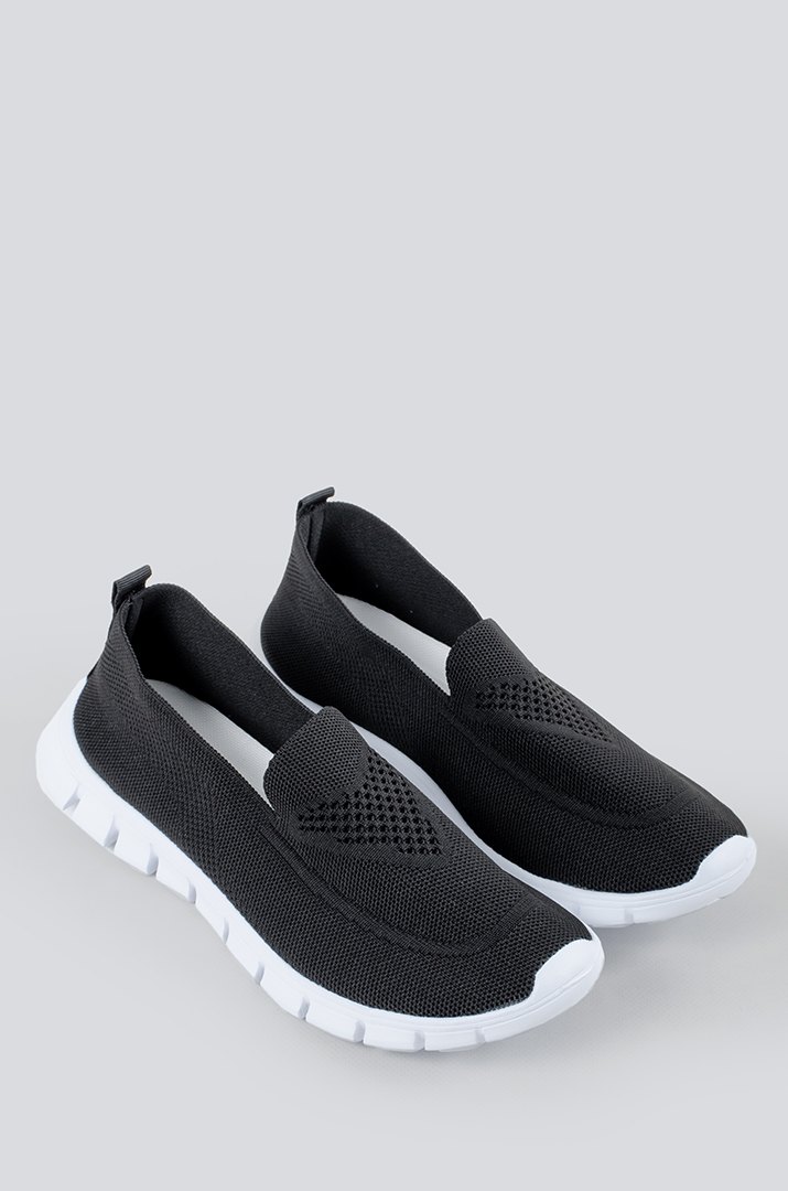 Туфлі в різних кольорах великих розмірів