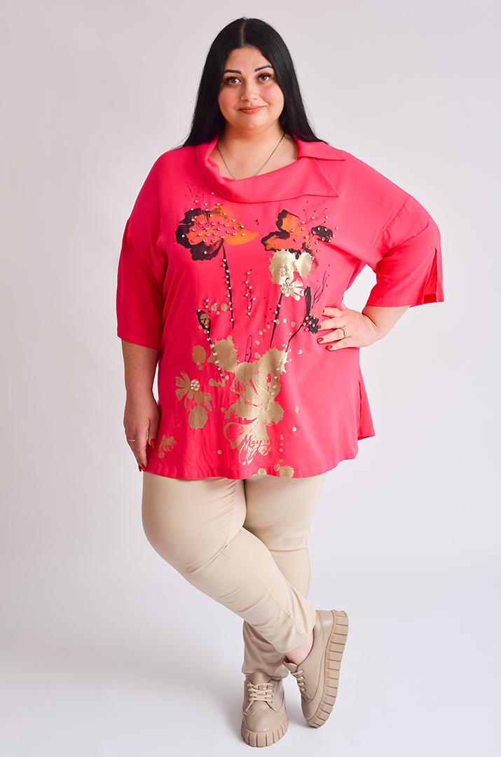 Туніка з золотавим принтом і декоративним коміром великих розмірів