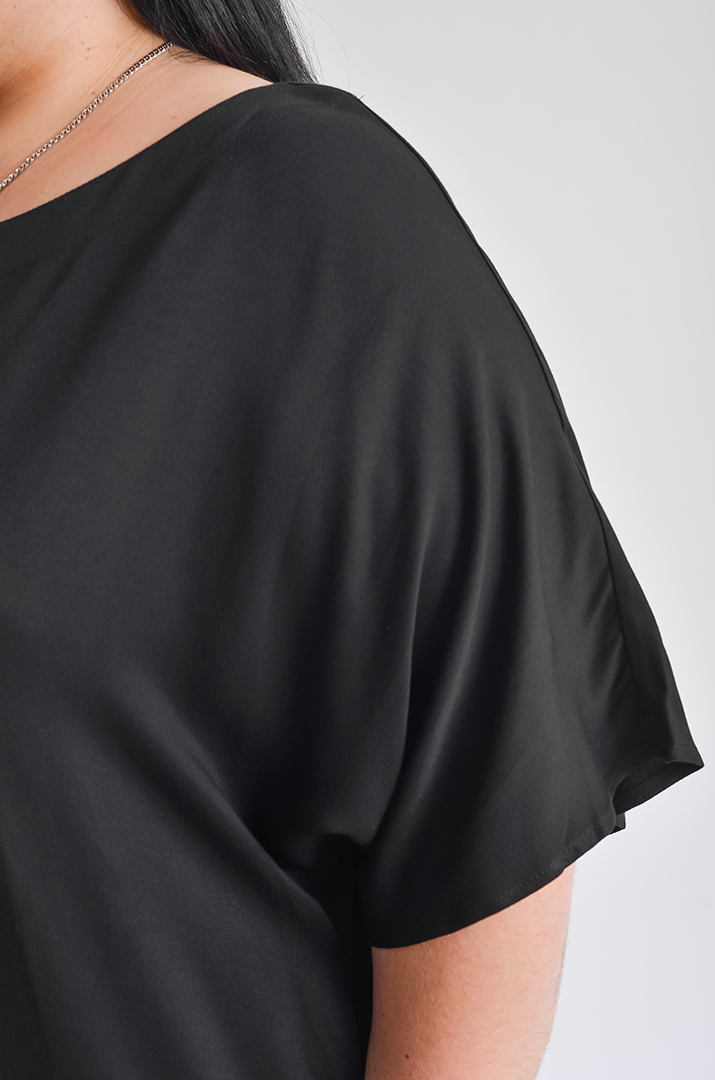 Туніка чорна з декором - квіти великих розмірів