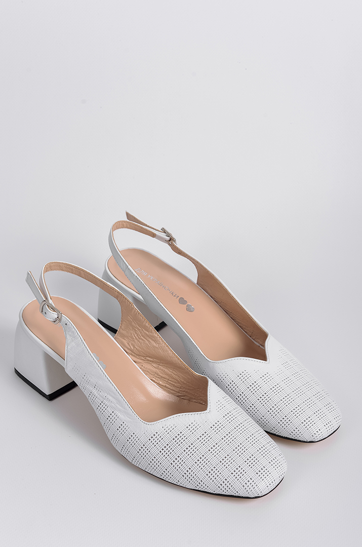 Елегантні білі туфлі великих розмірів
