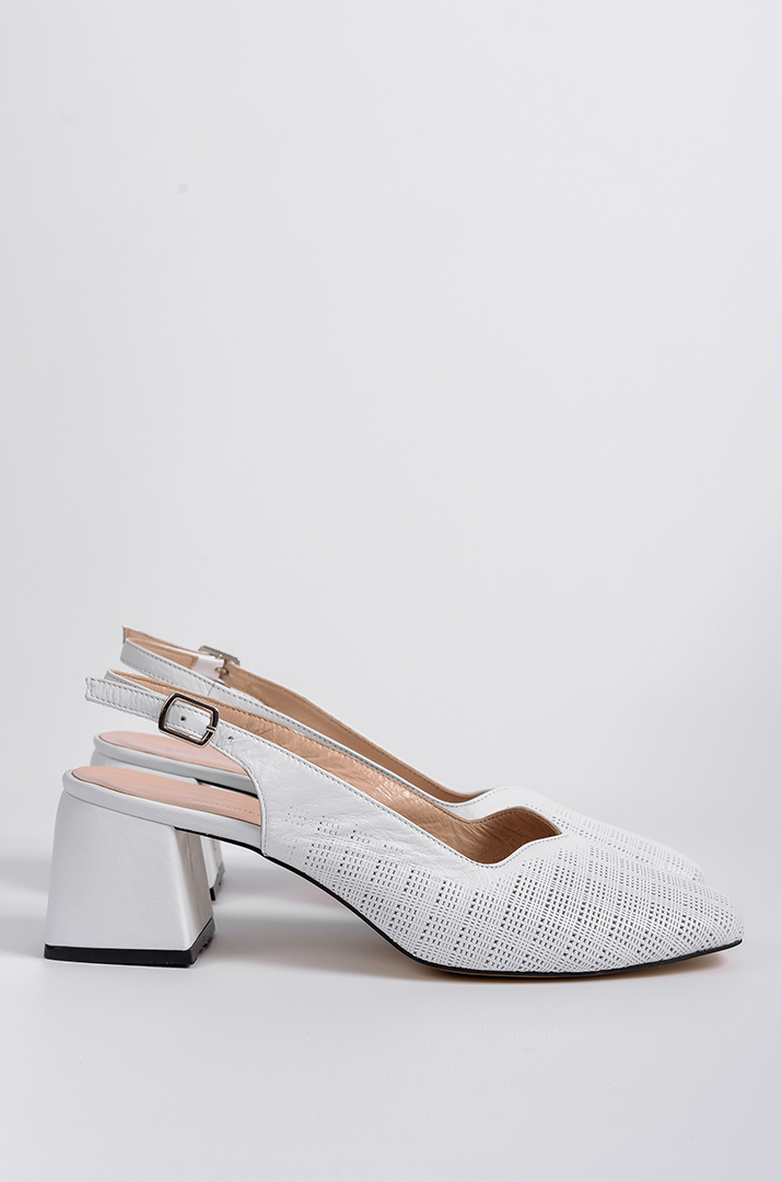 Елегантні білі туфлі великих розмірів