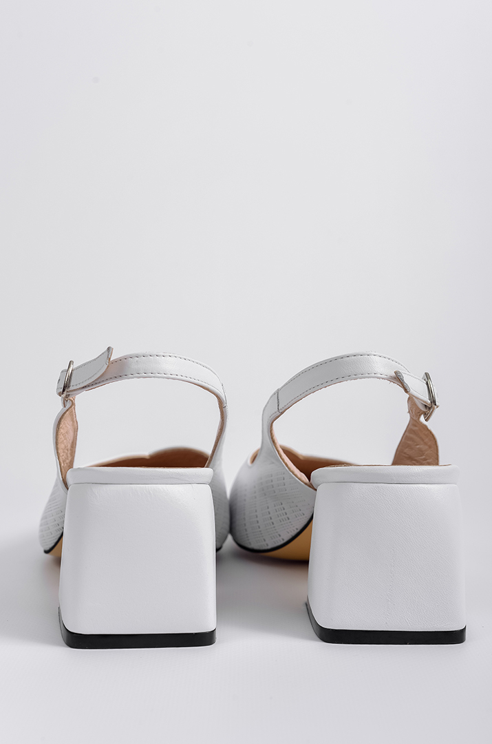 Елегантні білі туфлі великих розмірів