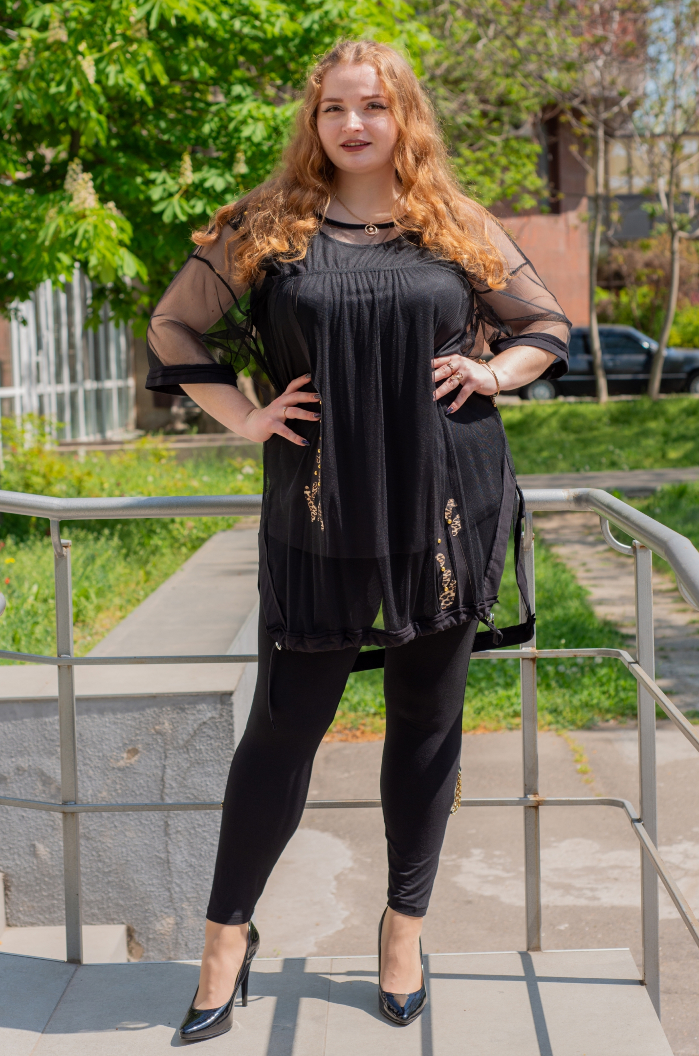 Туніка чорна із сітки з леопардовим декором великих розмірів