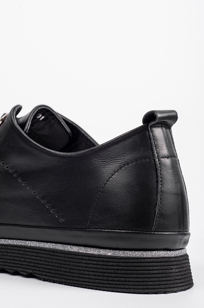 Чорні шкіряні туфлі зі сріблястою каймою великих розмірів