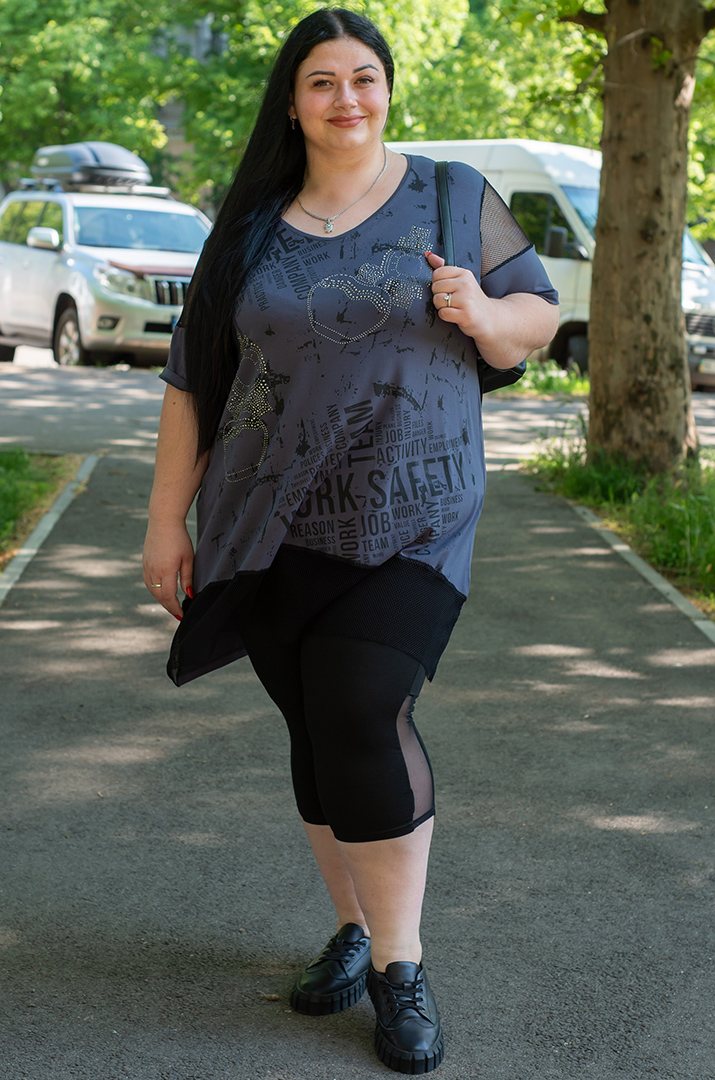 Туніка з сіткою і стразами великих розмірів