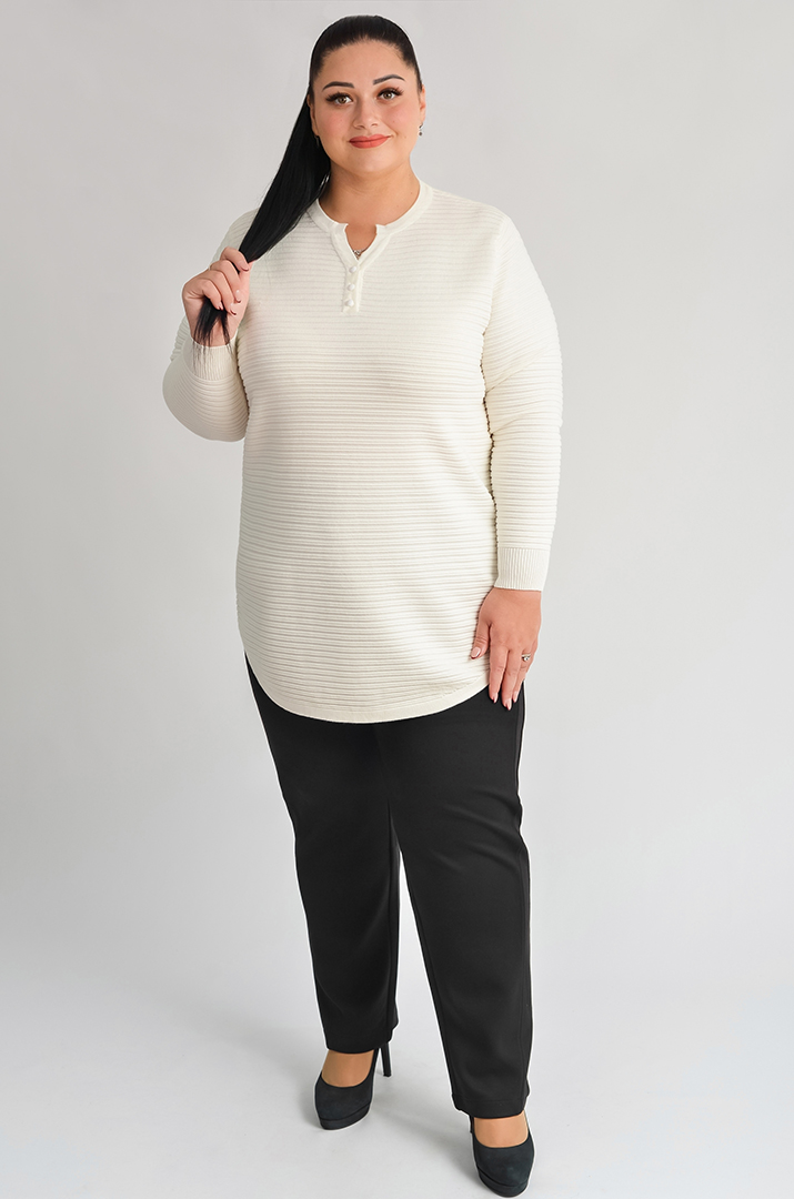 Туніка з рельєфною в’язкою і декоративною прикрасою великих розмірів