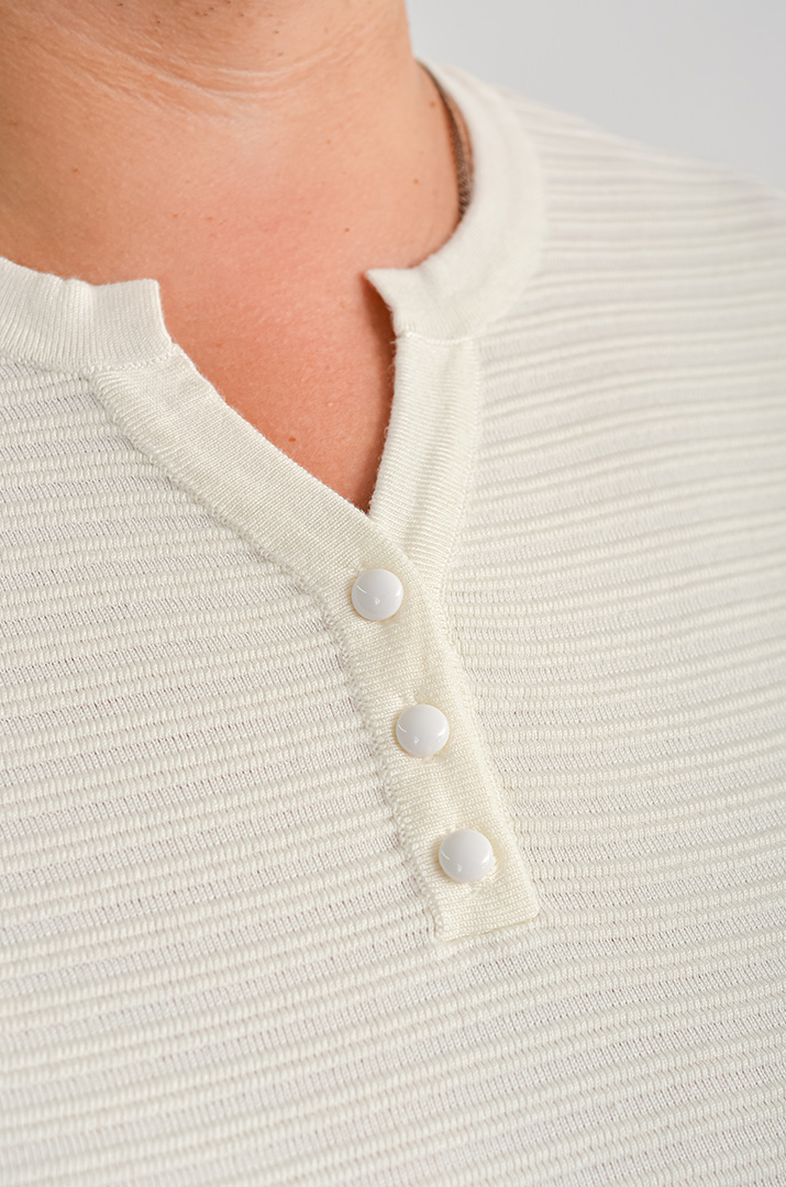 Туніка з рельєфною в’язкою і декоративною прикрасою великих розмірів