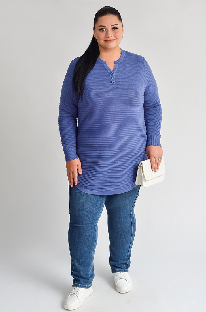 Туніка з рельєфною в’язкою і декоративною прикрасою великих розмірів