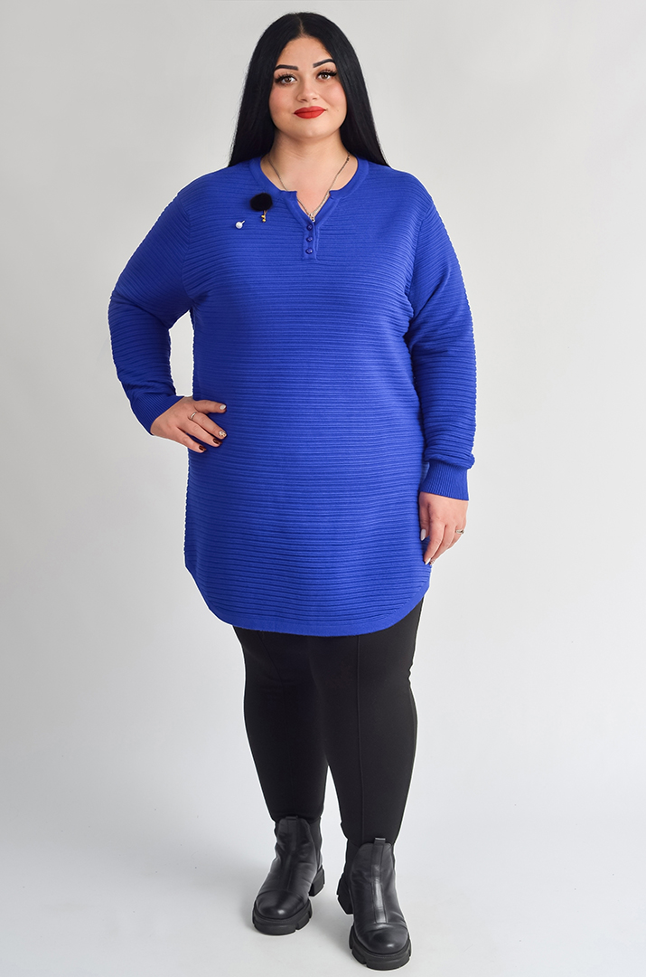 Туніка з рельєфною в’язкою і декоративною прикрасою великих розмірів