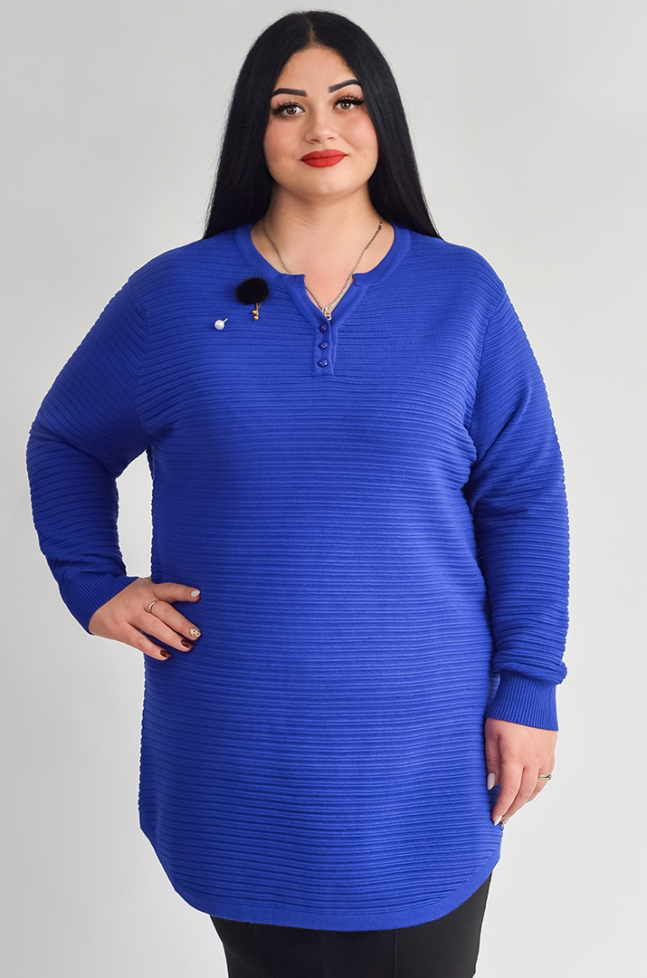 Туніка з рельєфною в’язкою і декоративною прикрасою великих розмірів
