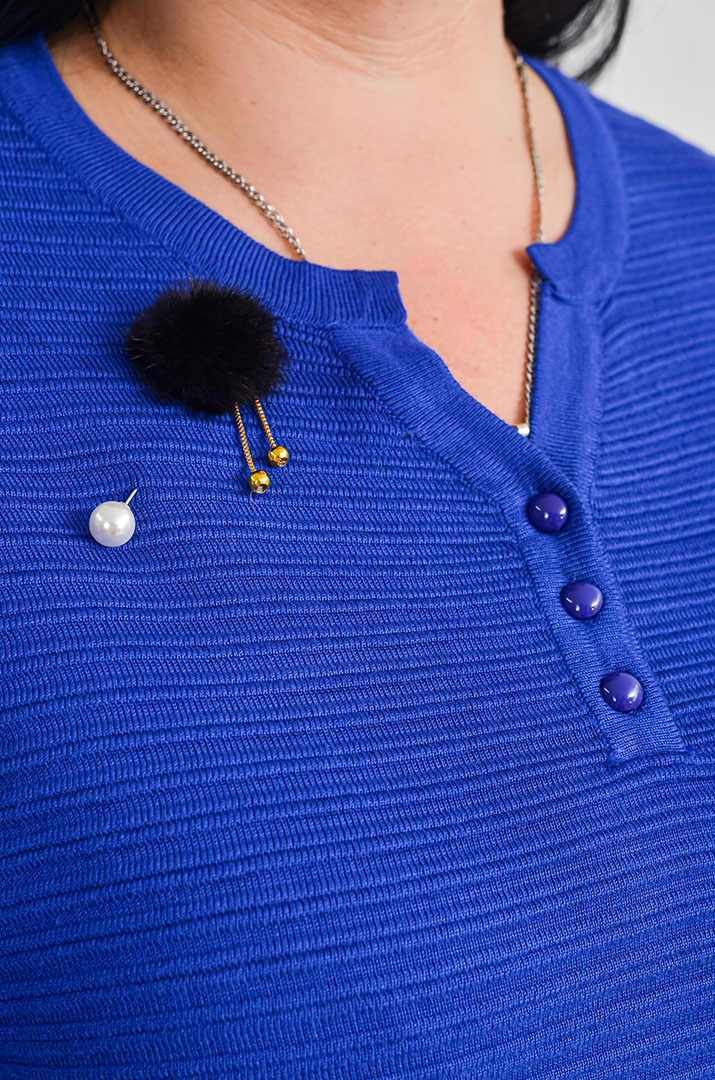 Туніка з рельєфною в’язкою і декоративною прикрасою великих розмірів