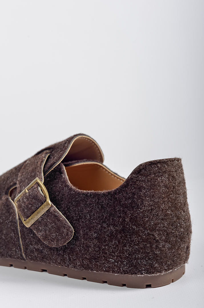 Туфли на низкой танкетке с широким ремешком больших размеров