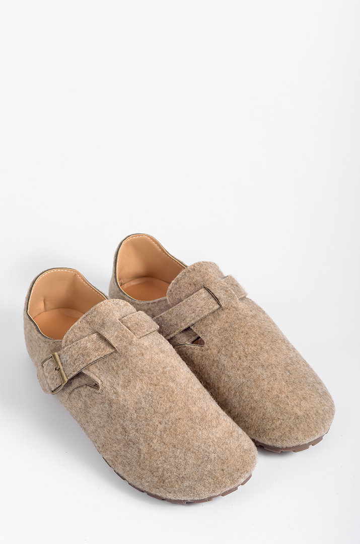 Туфли на низкой танкетке с широким ремешком больших размеров