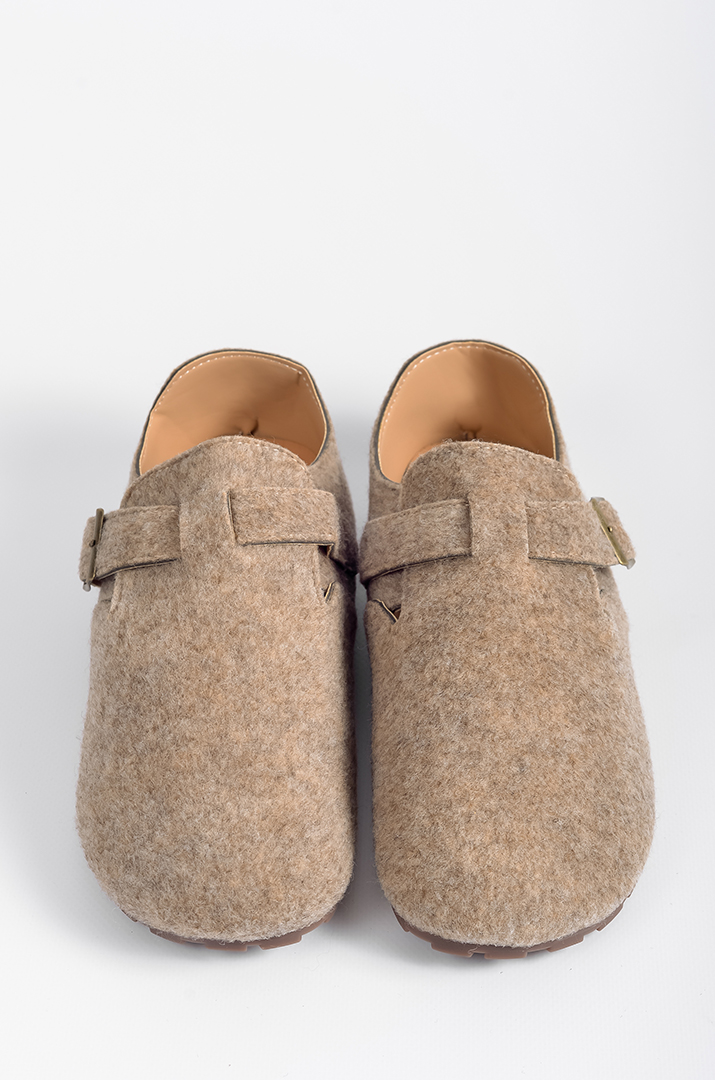 Туфли на низкой танкетке с широким ремешком больших размеров